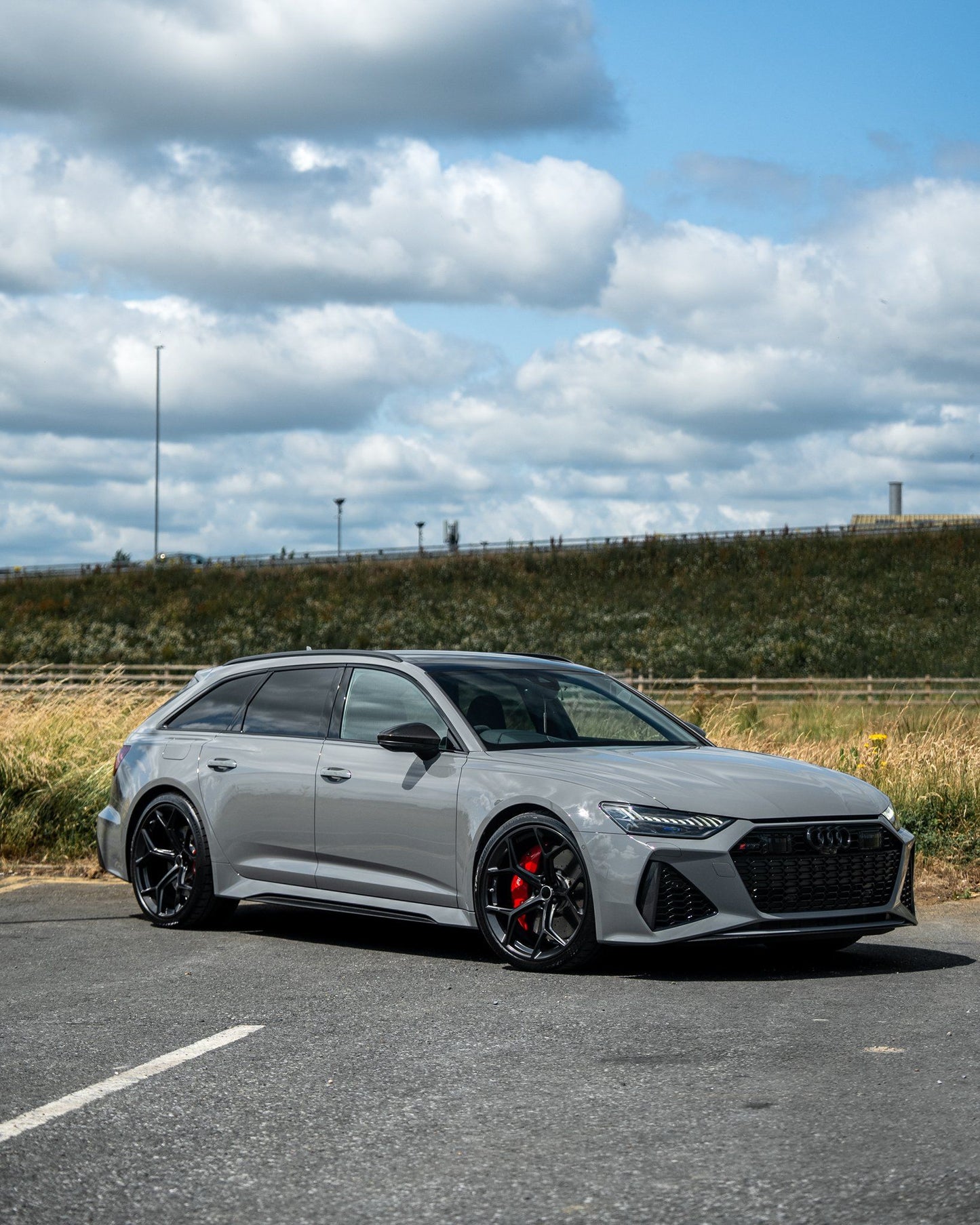 AU16 18x8 5x112 +35 66.6 Gloss Black