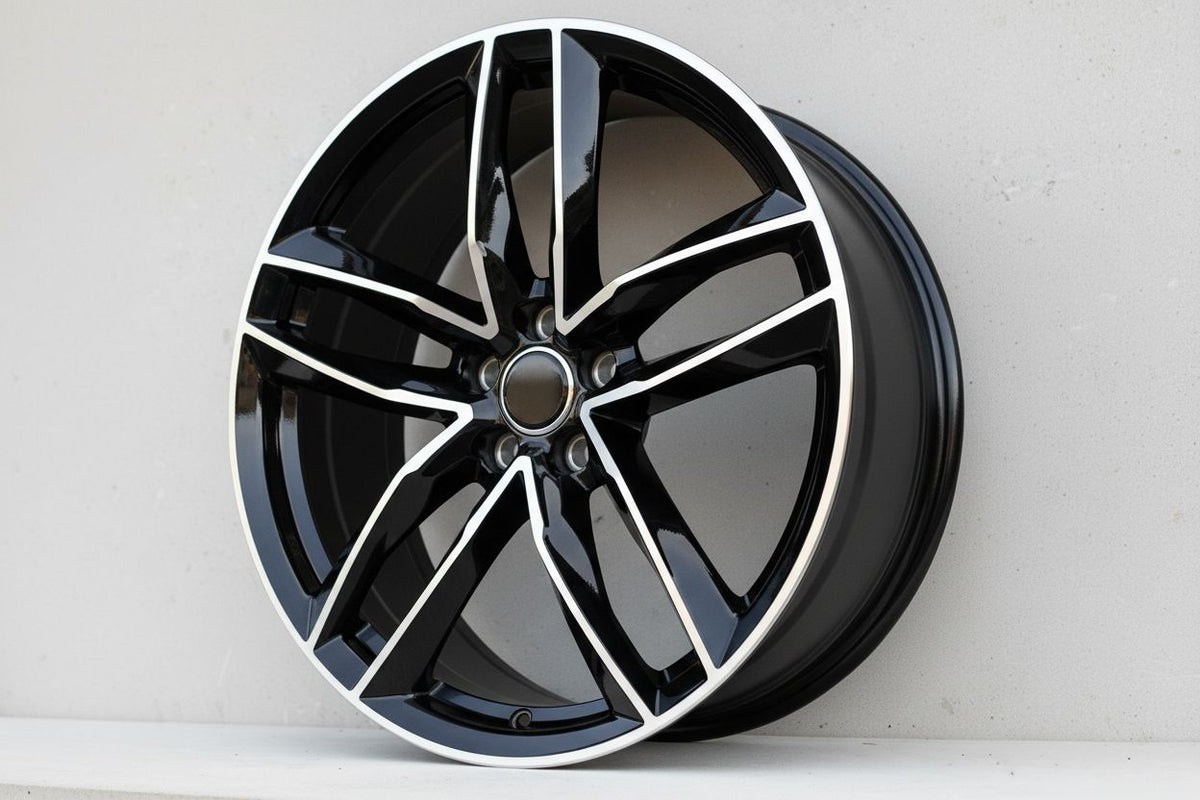 AU3 18X8 5X112 +35 66.6 Black Machined Face