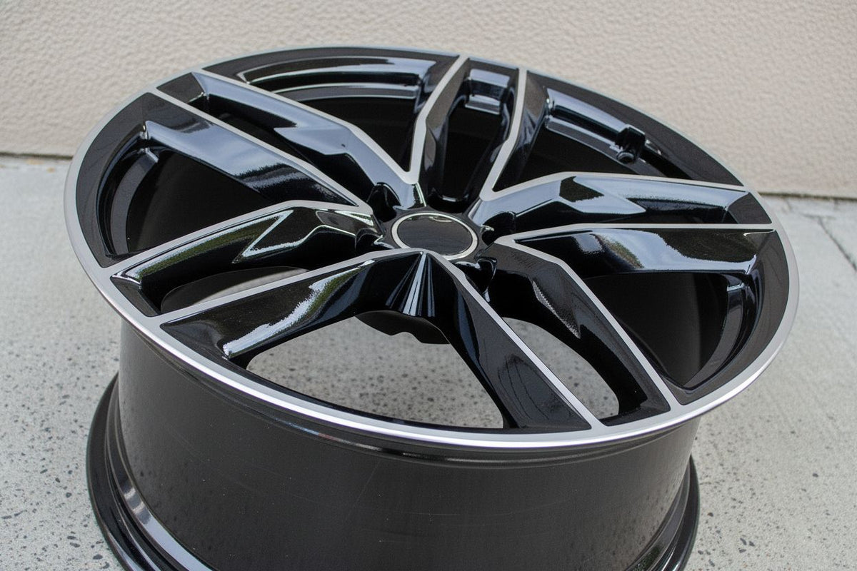 AU3 18X8 5X112 +35 66.6 Black Machined Face