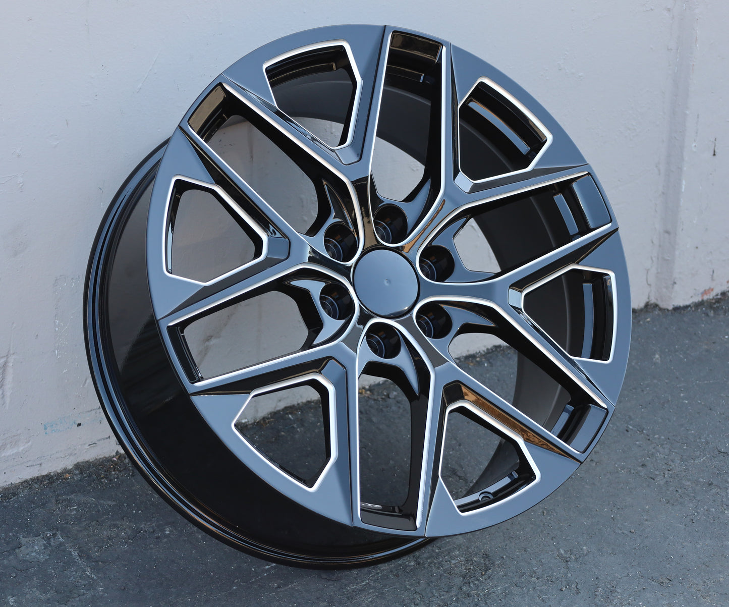 GM8 22x9 6x139.7 +24 78.1 Gloss Black and Milled Spokes (FITS GMC SILVERADO TAHOE SIERRA)