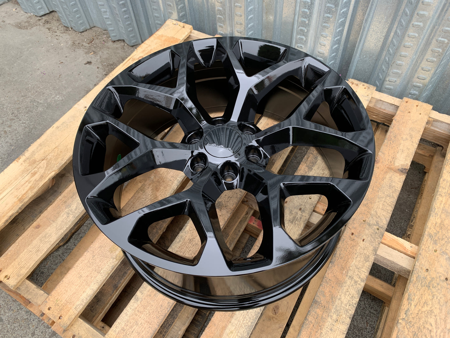 GM1 20x9 6x139.7 +24 78.1 GLOSS BLACK