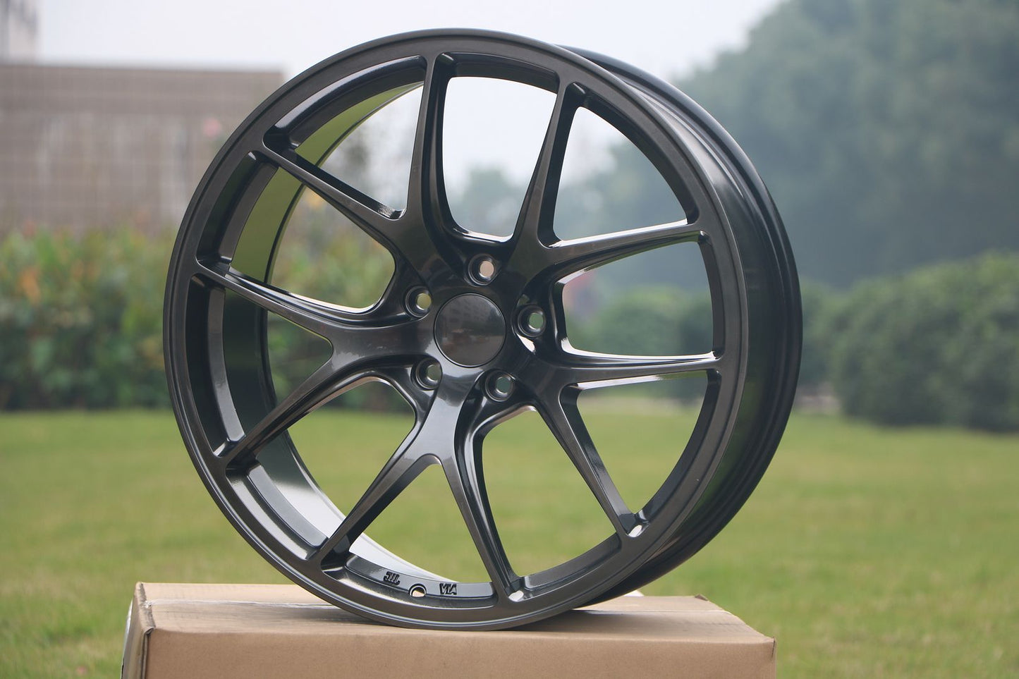 4 WHEELS RIMS / W005 Metalic 20x9.5 ET35 5x114.3 CB73.1 - alphasone