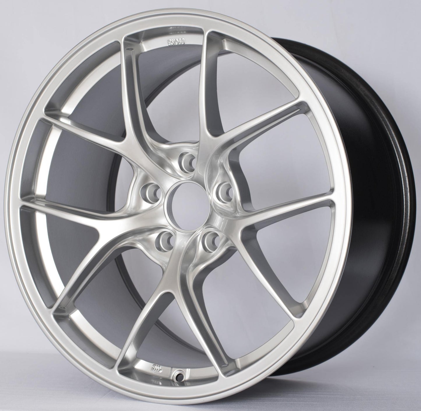 ROTA KB-F 18x8.5 5X114.3 44 73 HYPER SILVER - alphasone