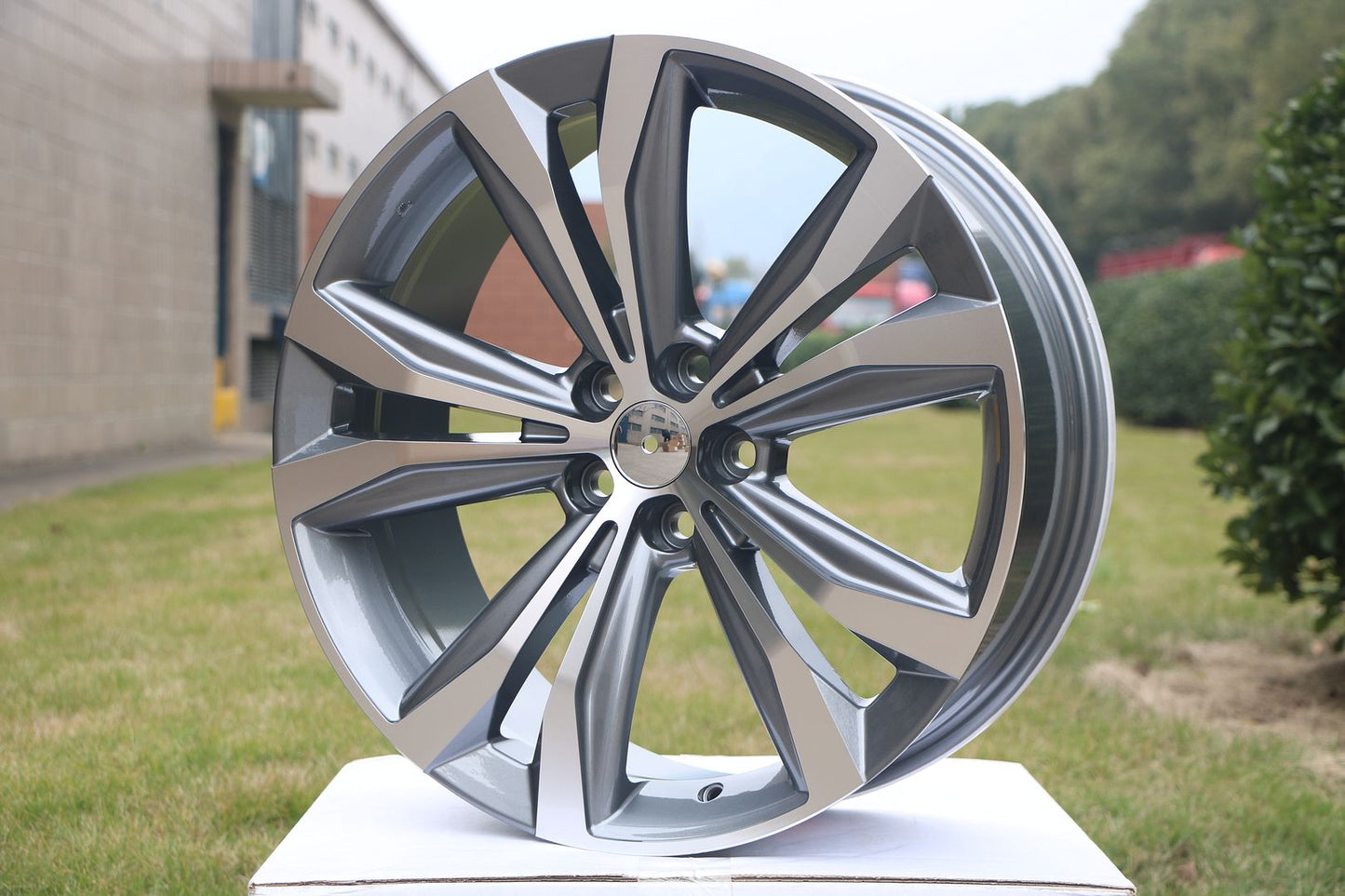 SET OF 4 / W247 Gunmetal Machined Face 22x8.0 ET40 5x114.3 CB73.1 - alphasone