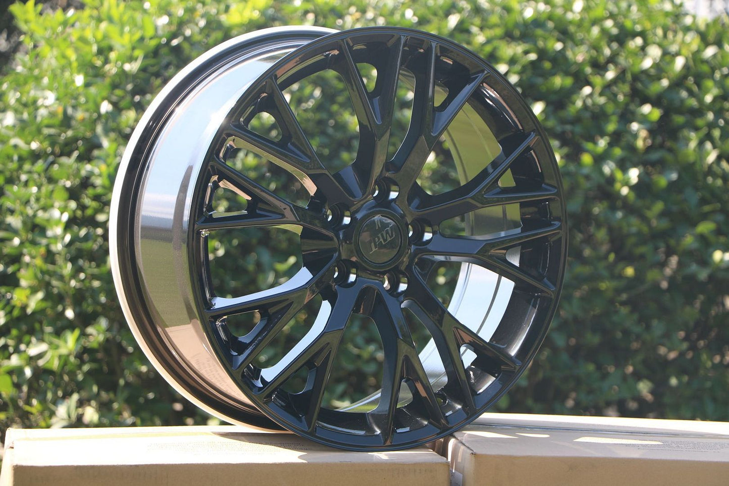 SET OF 4 / W591 Gloss Black 19x8.5 ET56 CB70.3 5x120.7 - alphasone