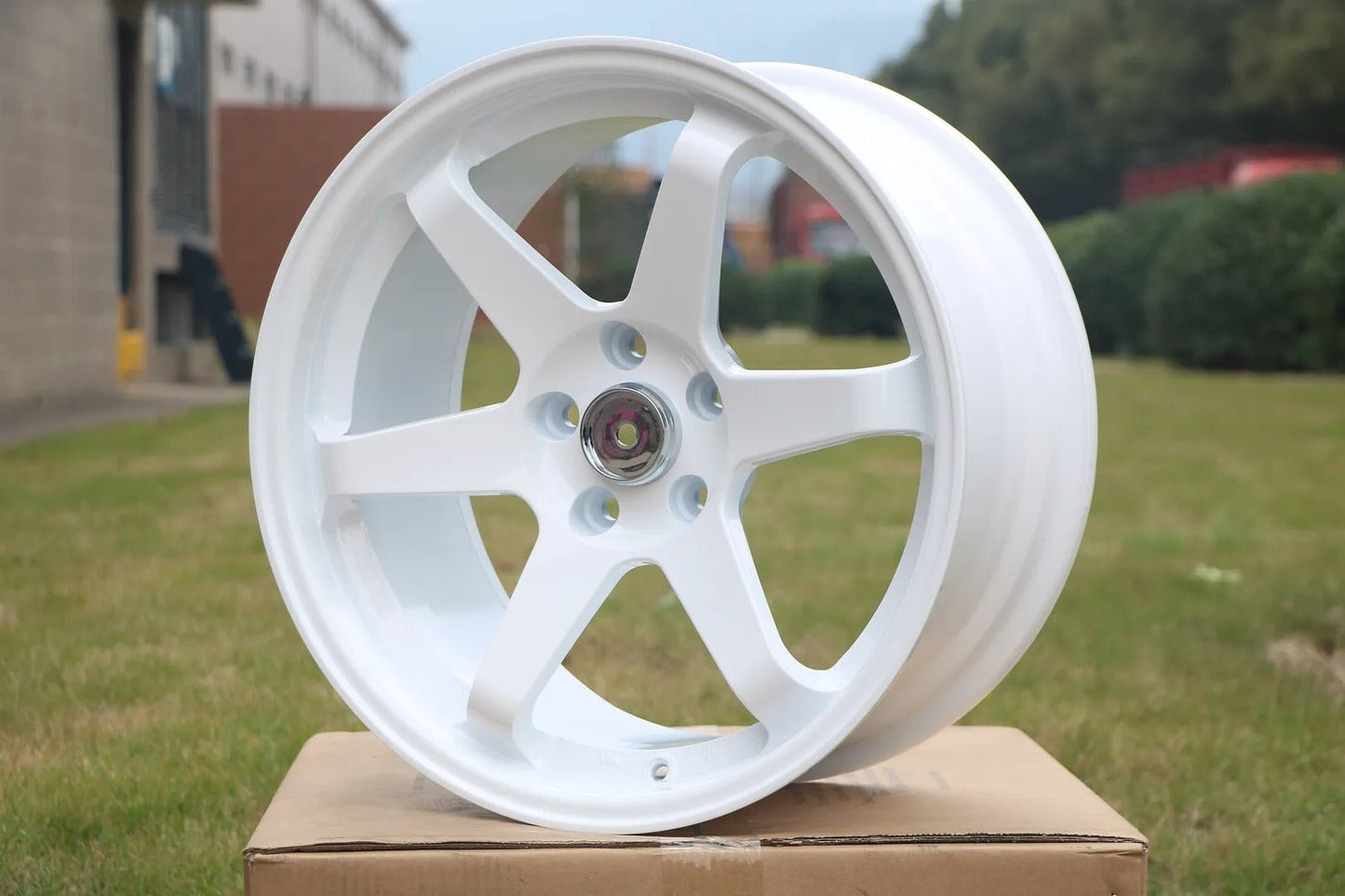 SET OF 4 WHEELS RIMS / W500 White 18x9.0 Et 30 5x114.3 CB73.1 - alphasone