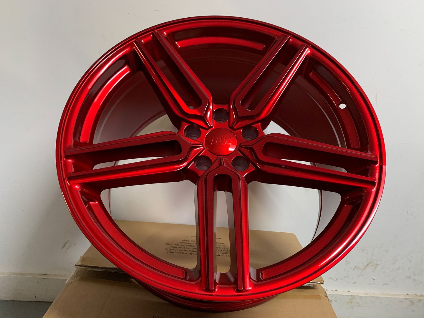 SET OF 4 WHEELS RIMS / W522 Red 20x9.0 ET35 5x114.3 CB73.1 - alphasone