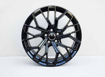 AU18 18x8 5x112 +35 66.6 Gloss Black