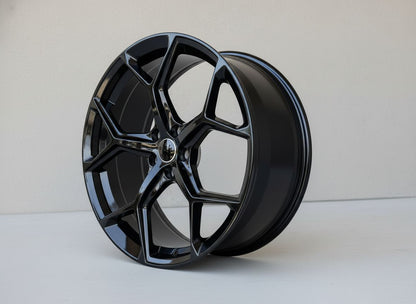 AU16 20x9 5x112 +32 66.6 Gloss Black