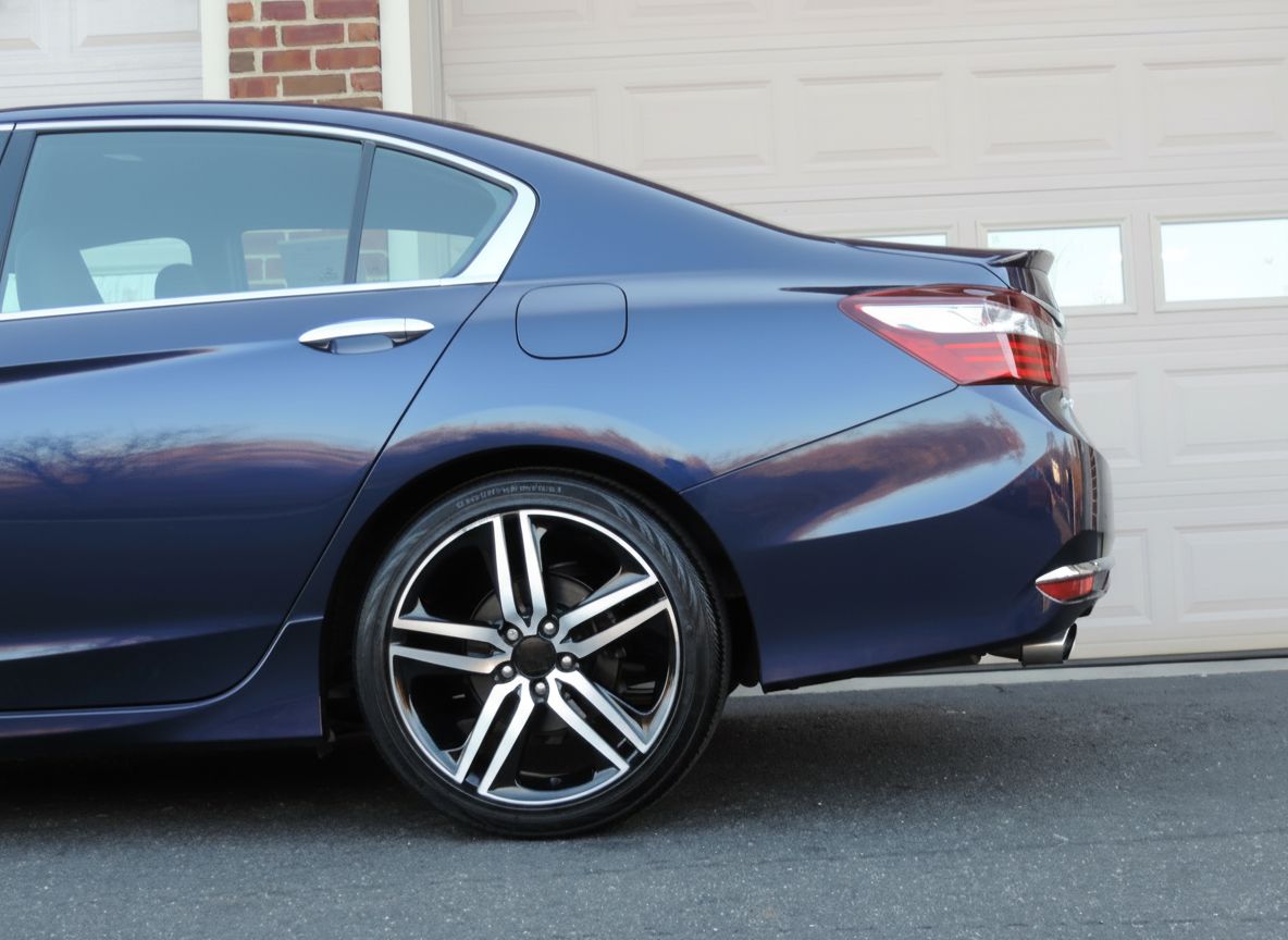 HD2 18x8 5x114.3 +35 64.1 Black Machined Face