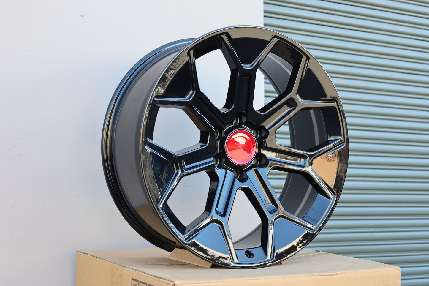 TR8 22x9 6x139.7 +15 106.1 Gloss Black