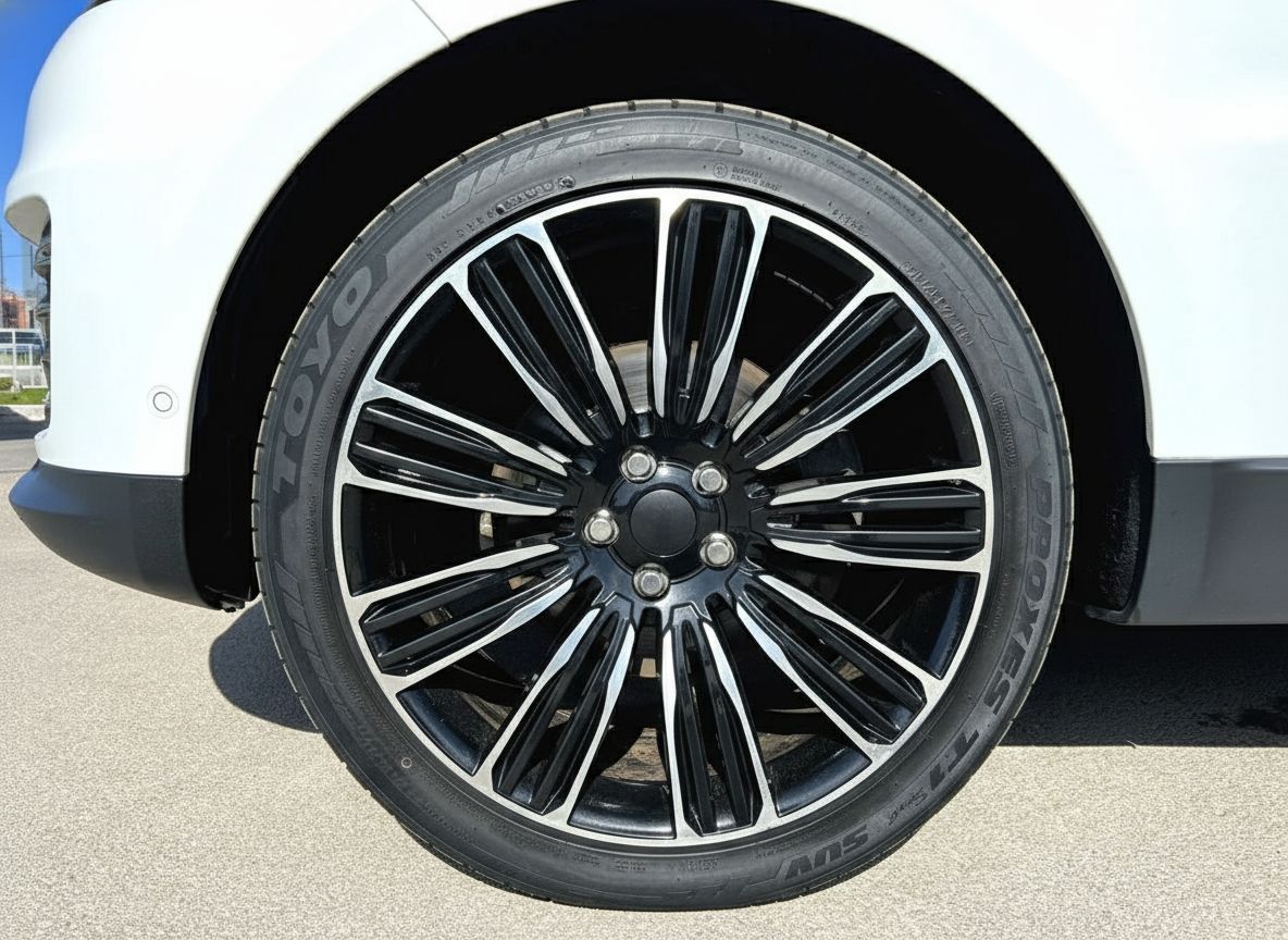 LR1 20x9.5 5x108 +45 63.4 Gloss Black Machined Face