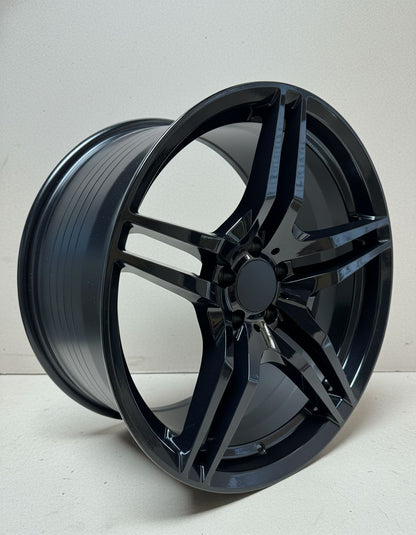 MB3 20x8.5 5x112 +35 CB66.6 Gloss Black