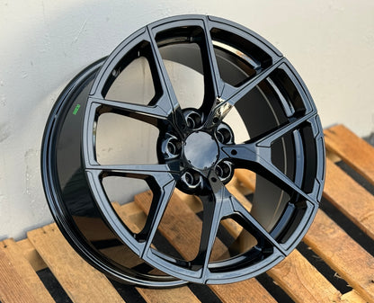 MB19 18x8.5 5x112 +38 66.6 Gloss Black