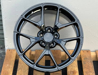 MB19 18x8.5 5x112 +38 66.6 Gloss Black