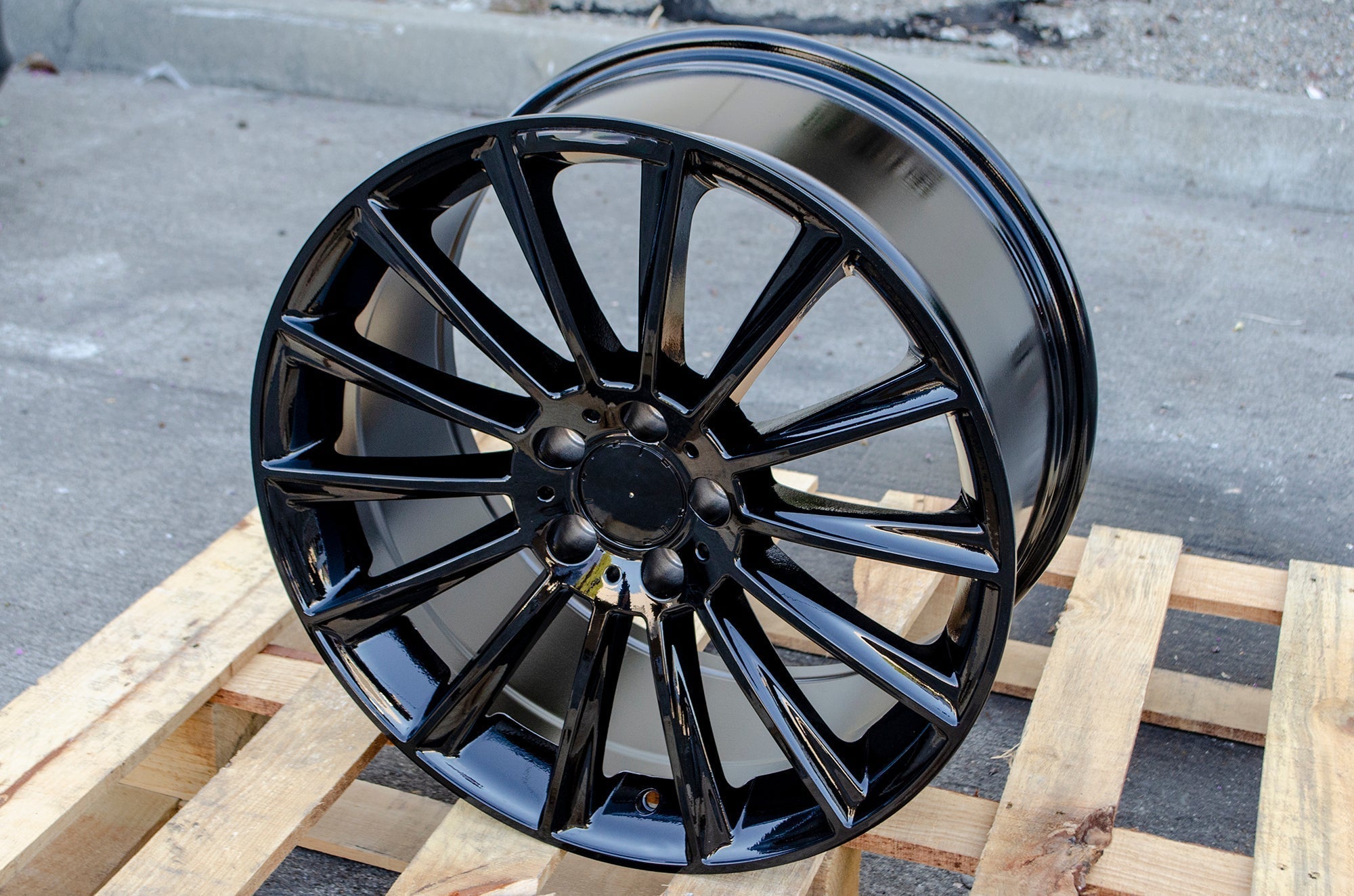 One Wheel - MB4 19X8.5 +35 5X112 CB66.6 Full Gloss Black Fits Mercedes Benz - alphasone