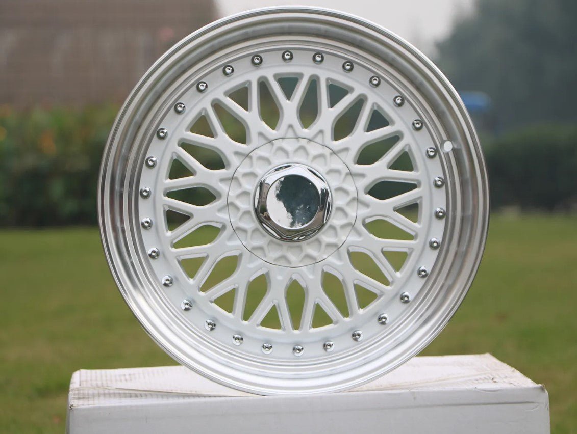4 WHEELS RIMS / W885 White Machined Lip Silver Rivert 22x9.0 ET30 5x112/114.3 CB73.1 - alphasone