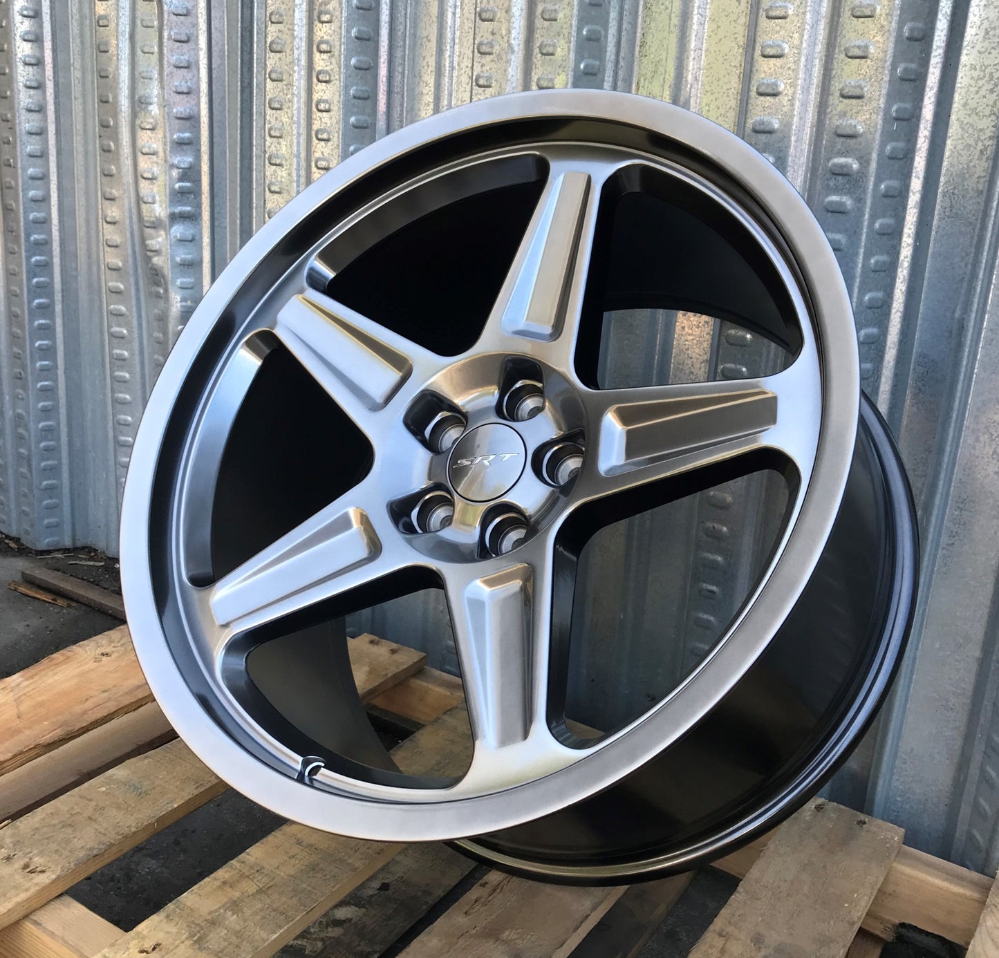 SR1 20x10.5 5x115 +22 71.5 HYPER BLACK (Challenger Charger RT SRT)