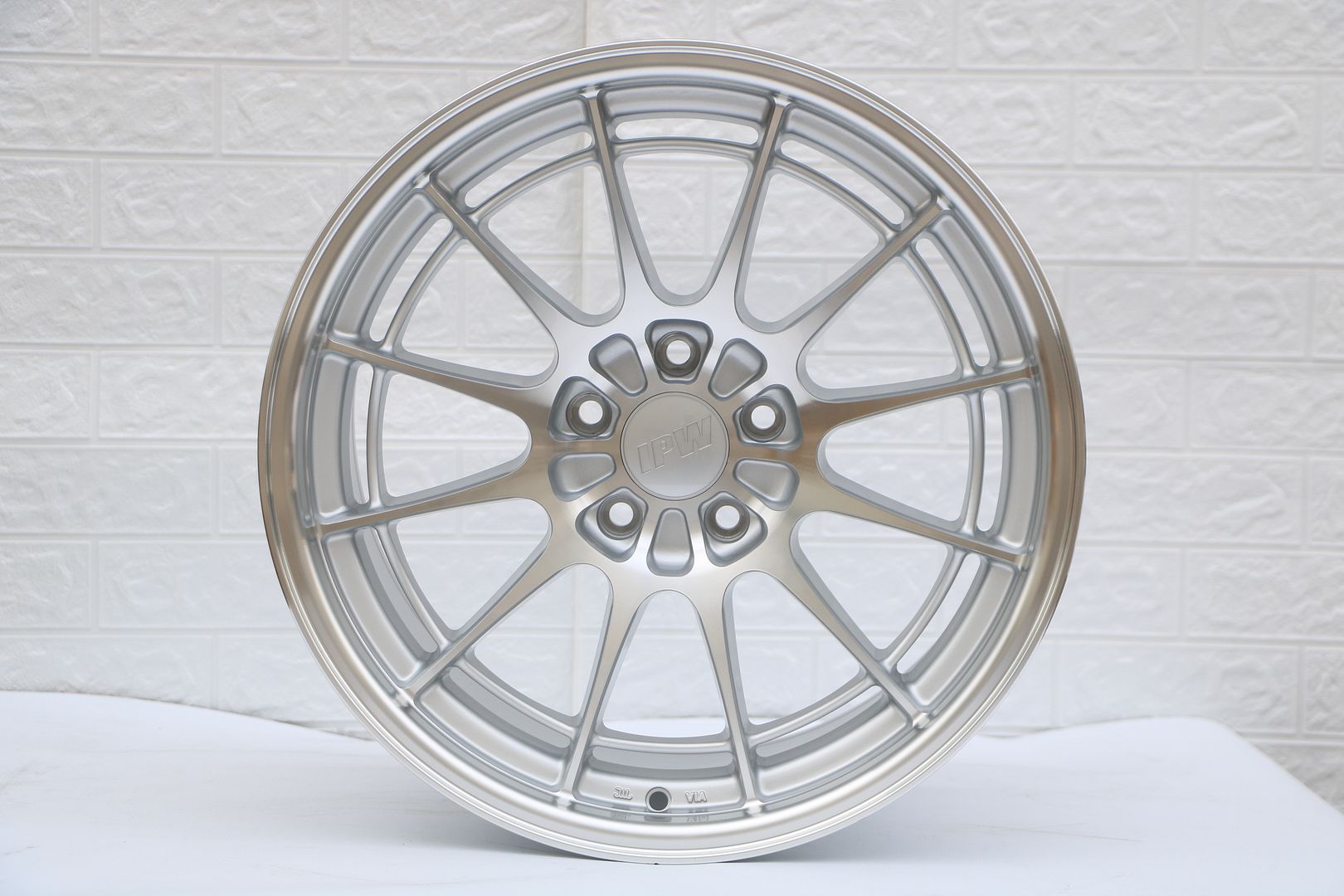 SET of 4 WHEELS RIMS / W569 XH064 Silver Machined Face 19x9.5 ET35 5x114.3 CB73.1 - alphasone
